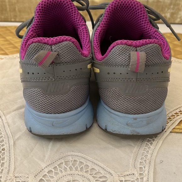 Nike Flex Women Sneakers - Picture 2 of 9